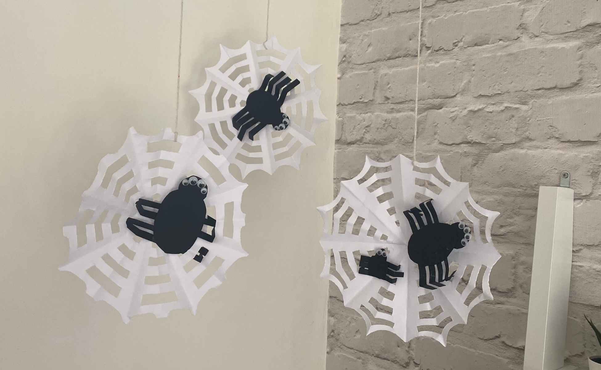 Make and talk activity: Make a paper spider and spider web
